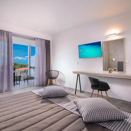 Lagomandra Beach Hotel