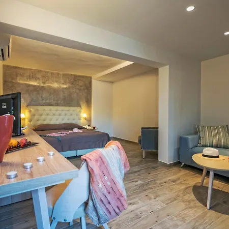 Szálloda Lagomandra Beach Hotel 4*