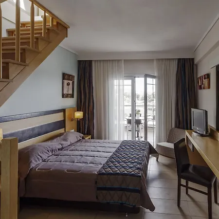 Lagomandra Beach Hotel 4* Lagómandra