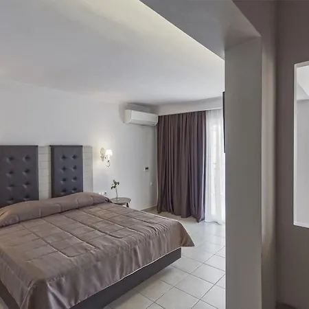 Szálloda Lagomandra Beach Hotel 4*