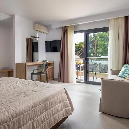 Lagomandra Beach Hotel
