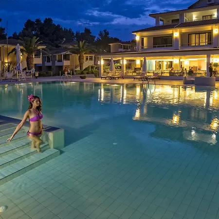 Lagomandra Beach Hotel 4* Lagomandra