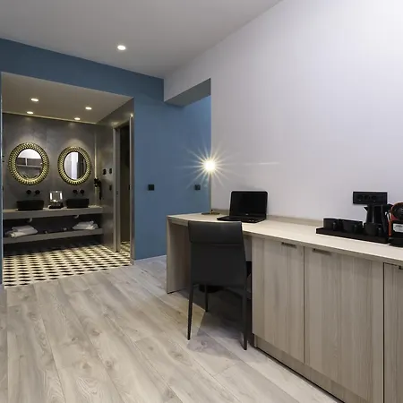 Lagomandra Beach Hotel Szálloda 4*