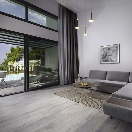 Lagomandra Beach Hotel Hotel