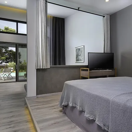 Lagomandra Beach Hotel Szálloda Lagómandra