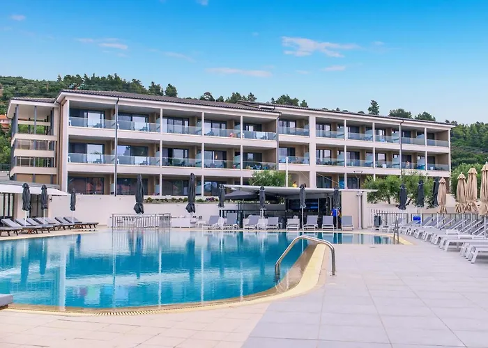 Lagomandra Beach Hotel ホテル