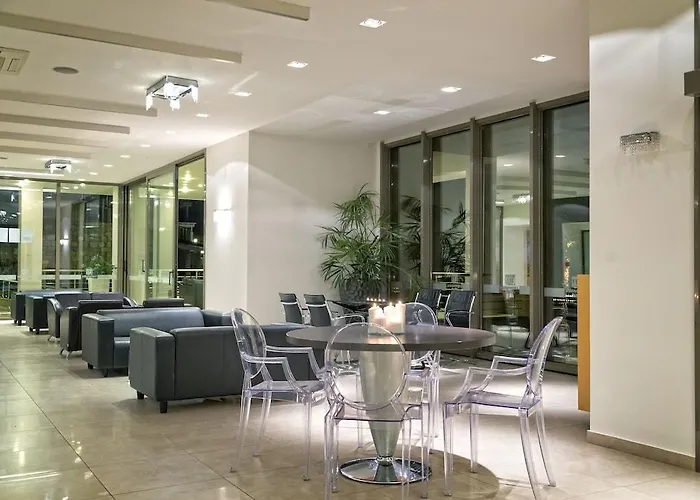Lagomandra Beach Hotel ホテル