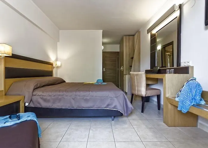 ホテル Lagomandra Beach Hotel 4*