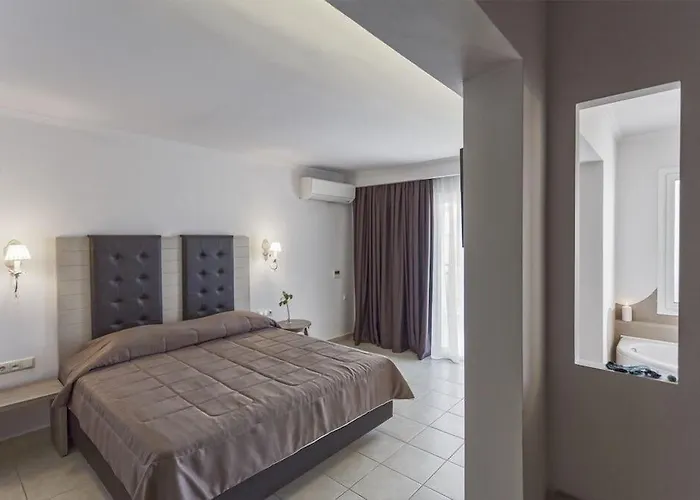 ホテル Lagomandra Beach Hotel 4*