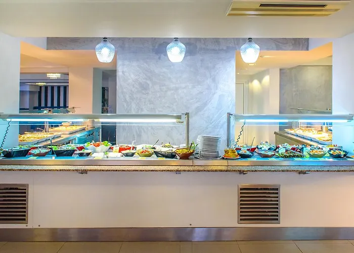 Lagomandra Beach Hotel ホテル 4*