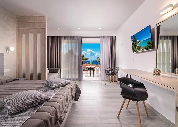 Lagomandra Beach Hotel ホテル ラゴマンドラ
