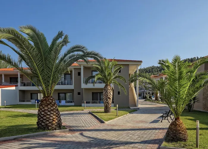 Lagomandra Beach Hotel ホテル 4*