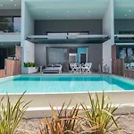 Lagomandra Beach Hotel Hotel 4*