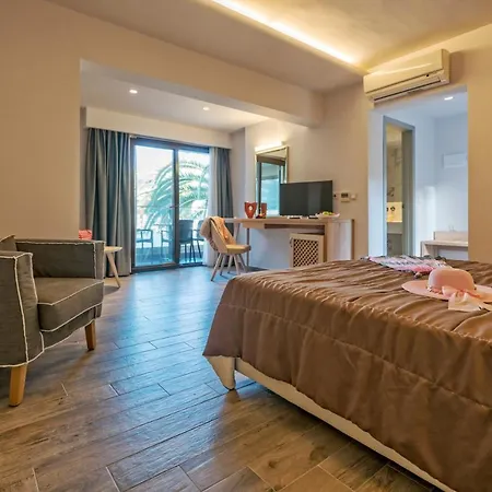 Lagomandra Beach Hotel Szálloda Lagómandra