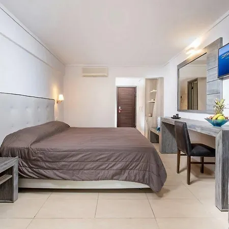 Lagomandra Beach Hotel Лагомандра