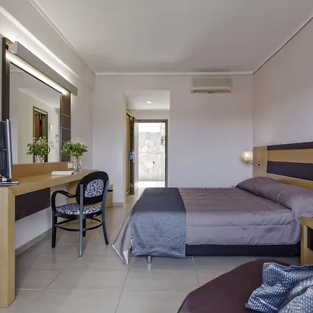 Lagomandra Beach Hotel