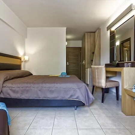 Отель Lagomandra Beach Hotel 4*
