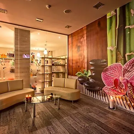 Szálloda Lagomandra Beach Hotel 4*