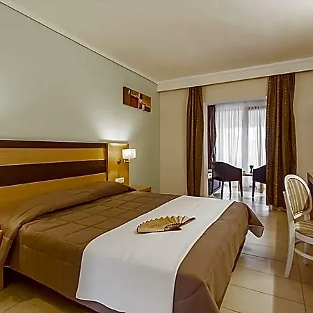 Lagomandra Beach Hotel 4* Lagómandra