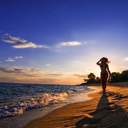 Отель Lagomandra Beach Hotel