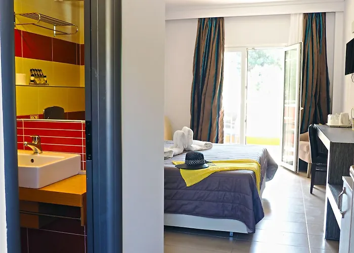 Lagomandra Beach Hotel 4* Lagomandra