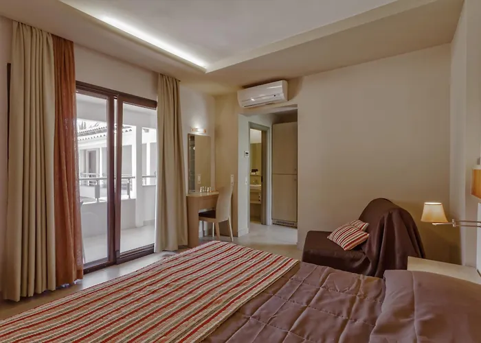 Lagomandra Beach Hotel Lagomandra