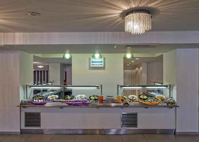 Hotel Lagomandra Beach Hotel