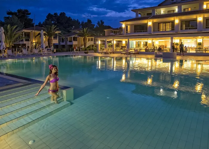 Lagomandra Beach Hotel 4* Lagomandra