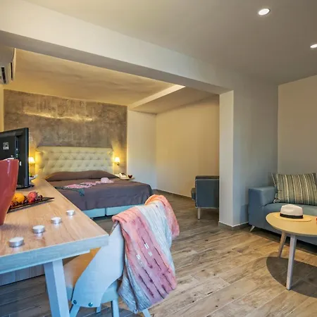 酒店 Lagomandra Beach Hotel 4*