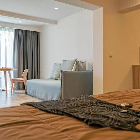 酒店 Lagomandra Beach Hotel 4*