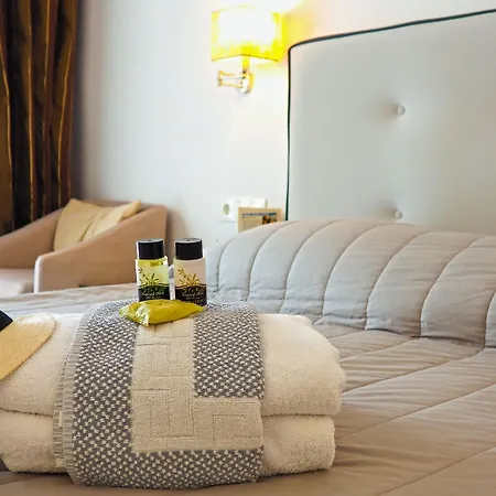 Lagomandra Beach Hotel Hotel 4*