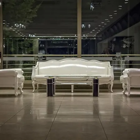 Lagomandra Beach Hotel 酒店 4*