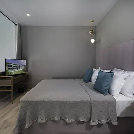 Lagomandra Beach Hotel 酒店 4*