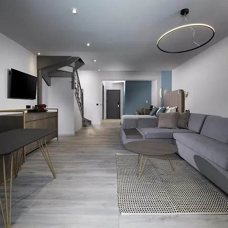 Lagomandra Beach Hotel 酒店 4*