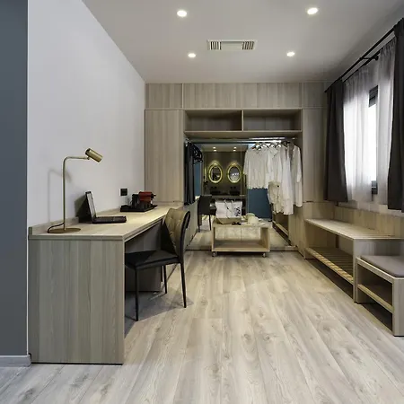 Lagomandra Beach Hotel 4* Lagomandra