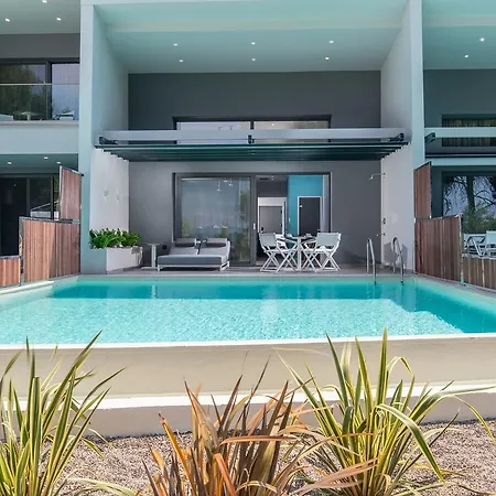 Lagomandra Beach Hotel 酒店 4*