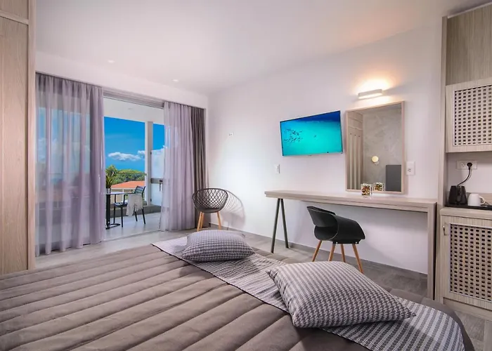 Lagomandra Beach Hotel