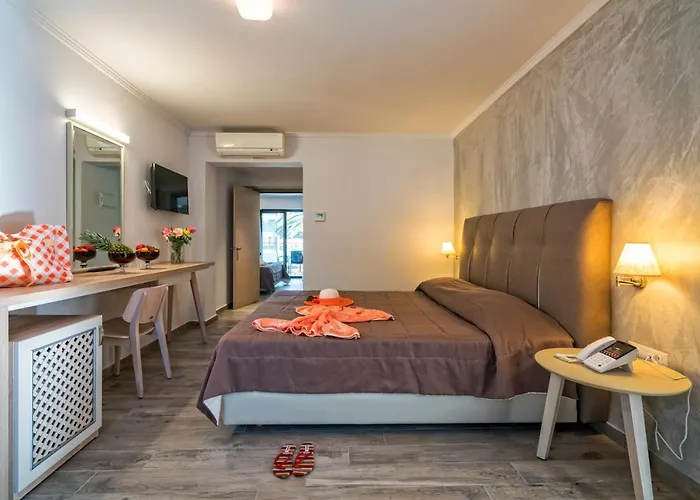 Lagomandra Beach Hotel