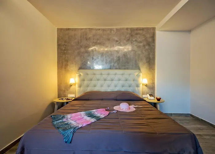 Lagomandra Beach Hotel