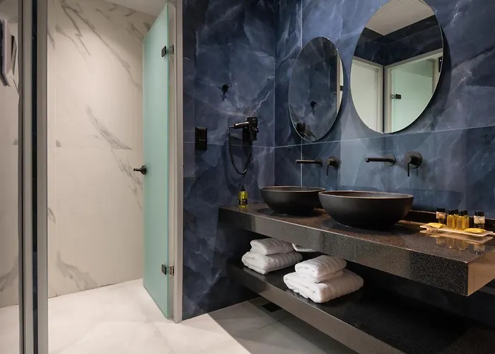 Lagomandra Beach Hotel Hotel 4*