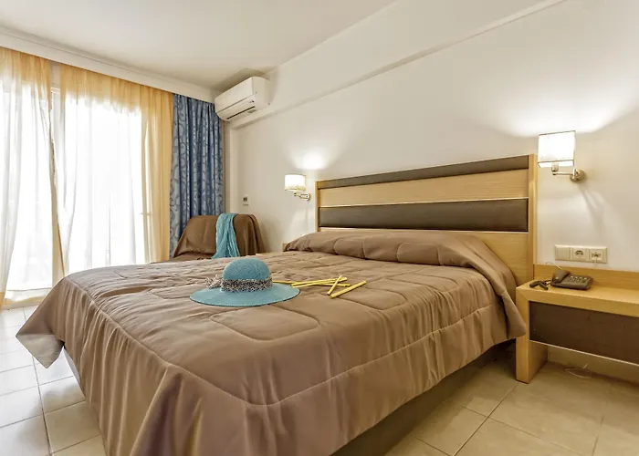 Lagomandra Beach Hotel 4*