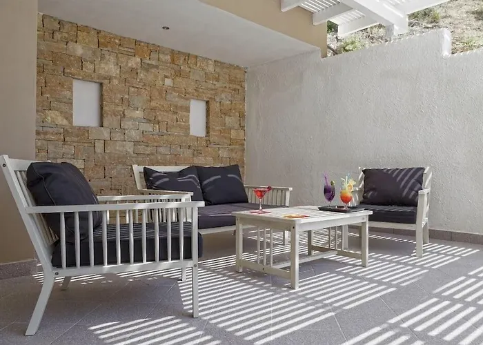 Lagomandra Beach Hotel Lagomandra