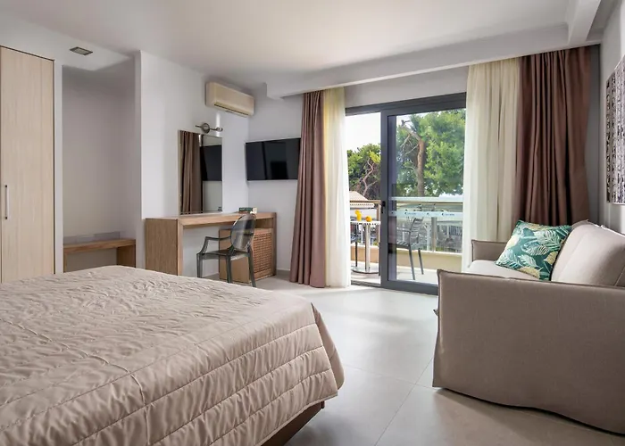 Lagomandra Beach Hotel