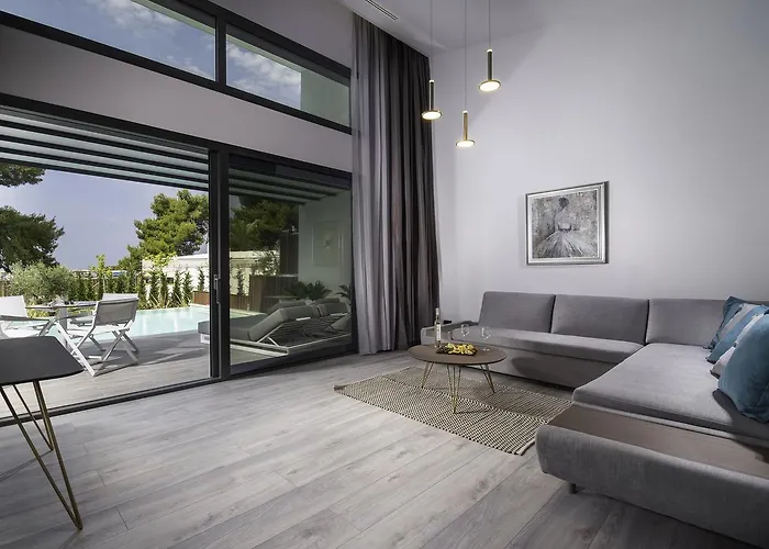 Lagomandra Beach Hotel Hotel