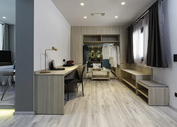 Lagomandra Beach Hotel 4* Lagomandra