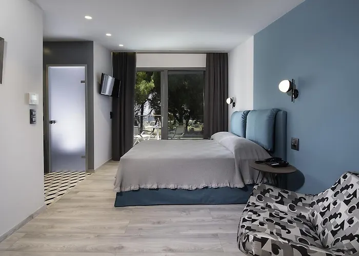 Lagomandra Beach Hotel Hotel